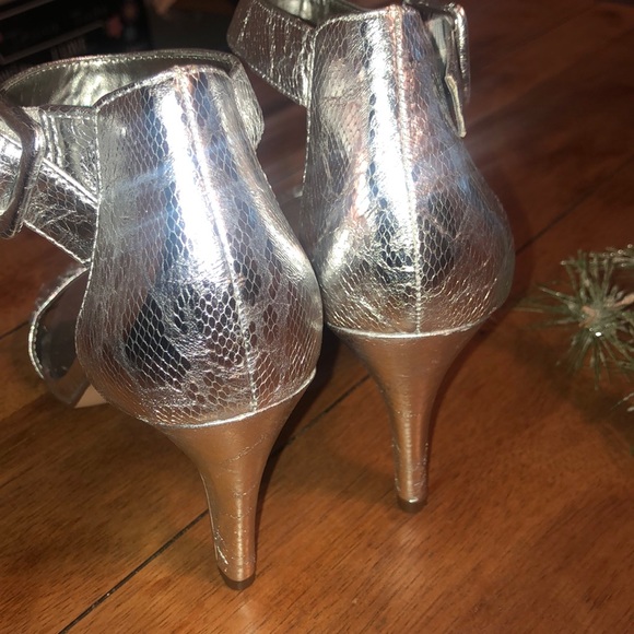 Style & Co. Prom Wedding Formal Tylda Silver Diamond Ankle Y2K Low Heels Sz 6.5 - Picture 4 of 5
